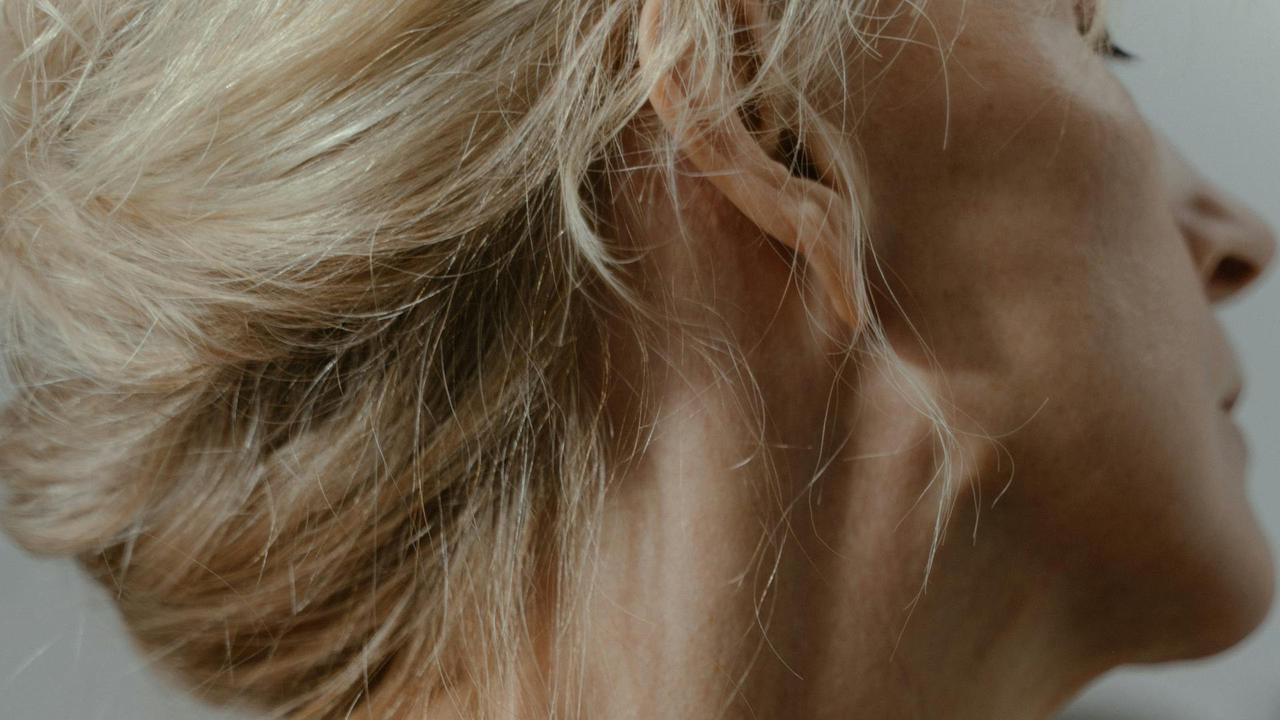 Kebiasaan Meregangkan Leher