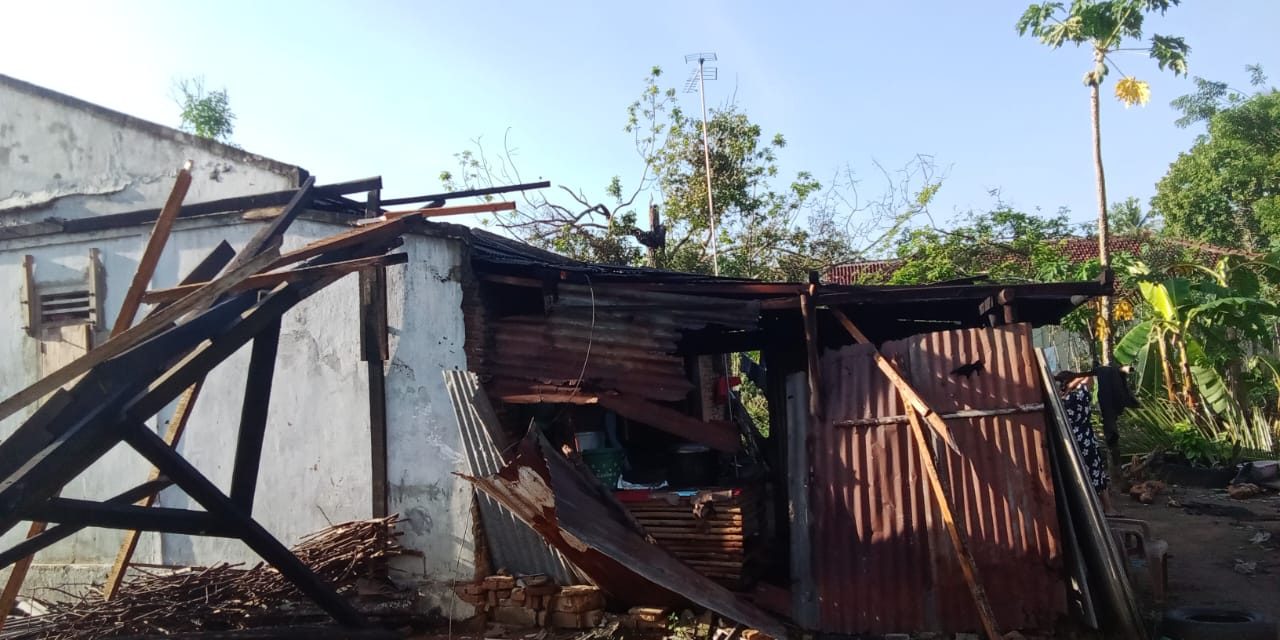 Angin Puting Beliung Manghantam Lampung Utara, Warga Panik