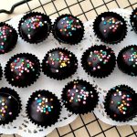 Kue Bola Bola Cokelat Yang Praktis Tanpa Perlu Oven