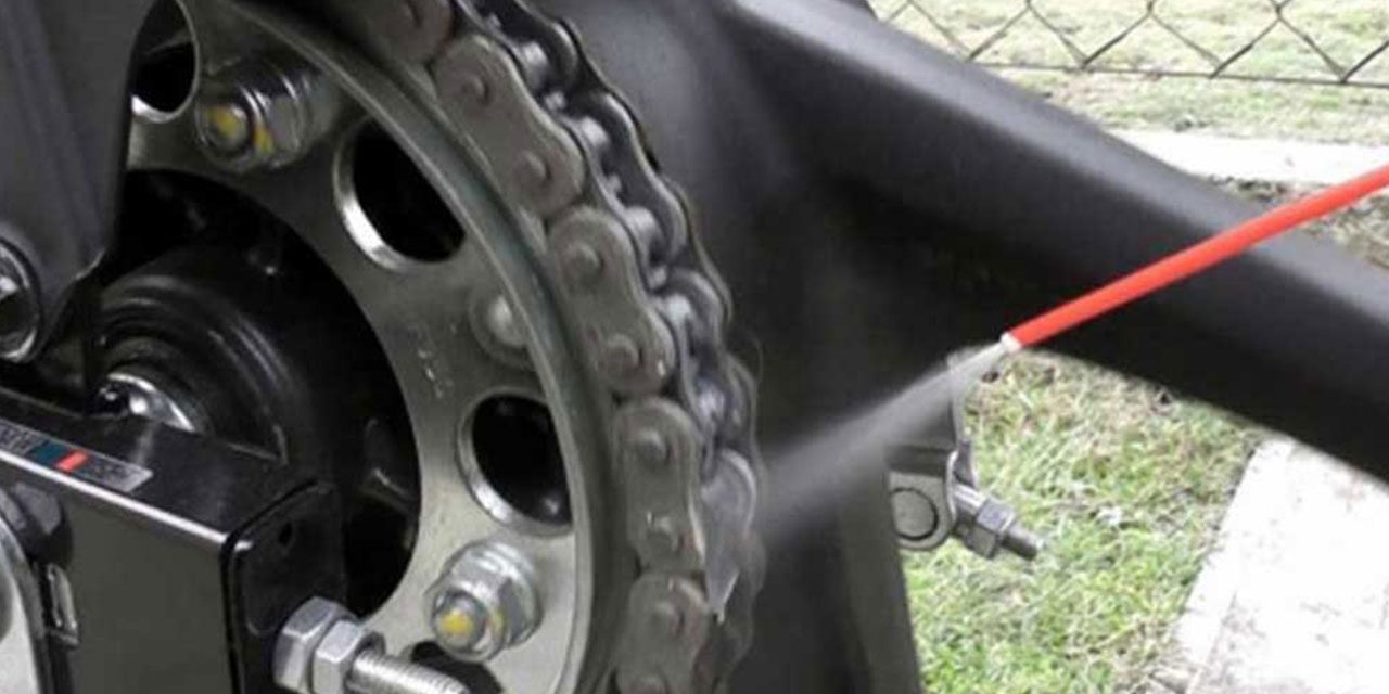 Beberapa Kebiasaan Jelek Yang Bikin Rantai Motor Cepat Aus
