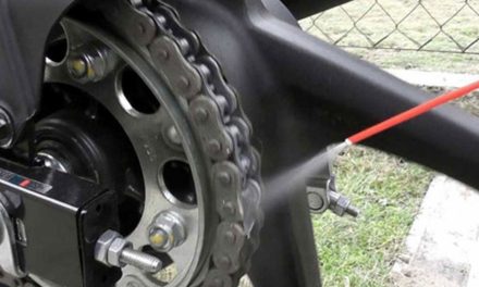 Beberapa Kebiasaan Jelek Yang Bikin Rantai Motor Cepat Aus