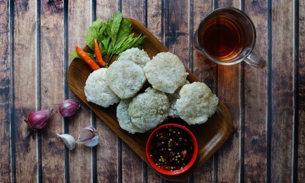 Jajanan Legendaris Indonesia: Cireng Yang Tak Lekang Waktu