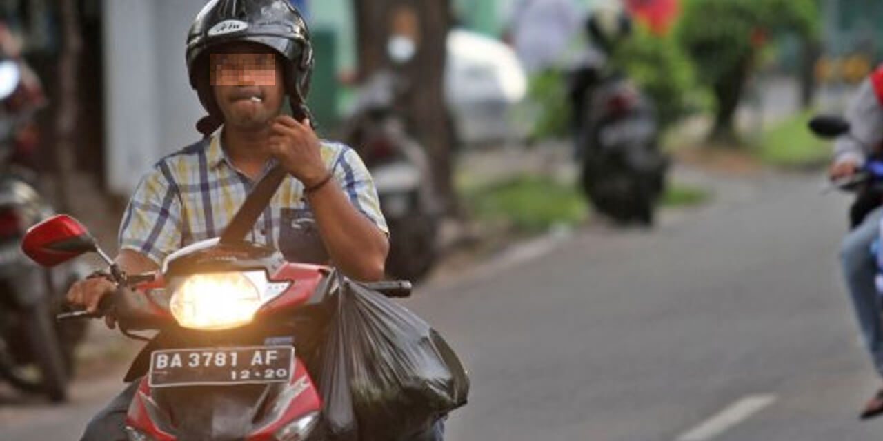 Larangan Merokok Saat Berkendara Masih Sering Di Langgar