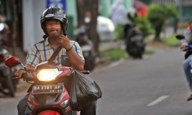 Larangan Merokok Saat Berkendara Masih Sering Di Langgar