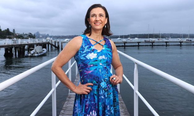 Natasha Robinson Raih Penghargaan Besar Di Excellence